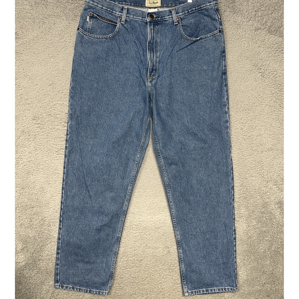 LL Bean Jeans Men's‎ Size 38x32 Light Blue Denim Wash Relaxed Fit Straight Leg